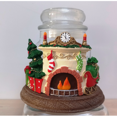 Cheminée de Noël - bougies cadeaux soins du corps
